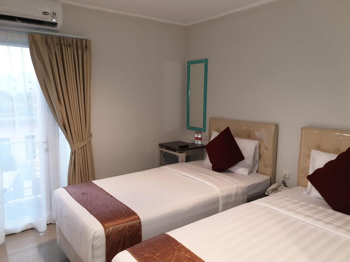 Aruuman Hotel Simpanglima Semarang Exterior foto