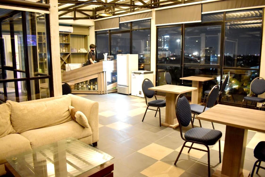 Aruuman Hotel Simpanglima Semarang Exterior foto