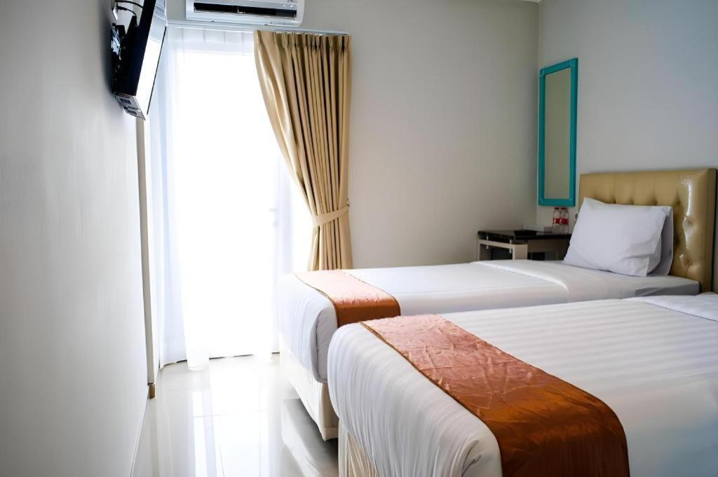 Aruuman Hotel Simpanglima Semarang Exterior foto
