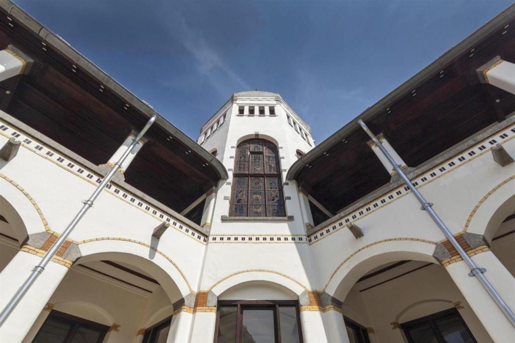 Aruuman Hotel Simpanglima Semarang Exterior foto